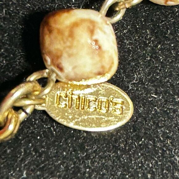 Chico’s Boho 30” Necklace of Tan & Brown Marbled Beads w Elephant Charm & Tassel - Picture 7 of 10